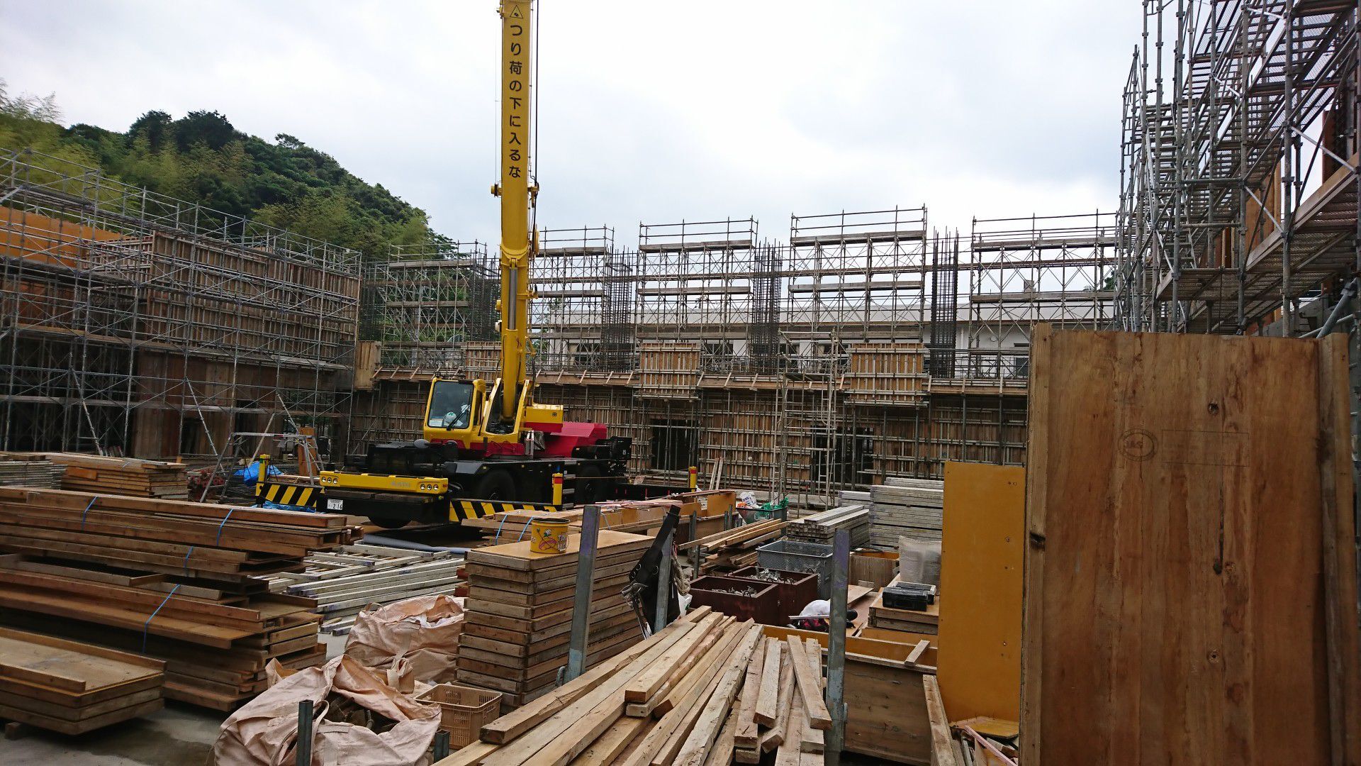 小学校の体育館現場